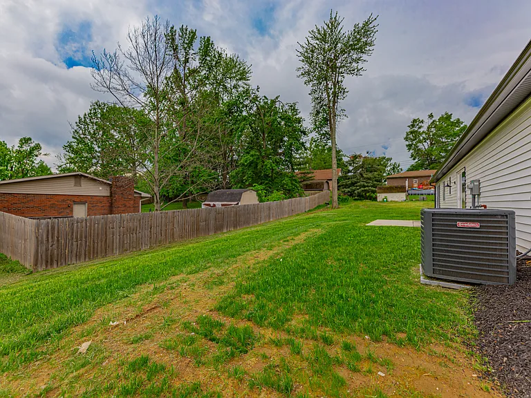 7711 Pamela Ln — Photo 4