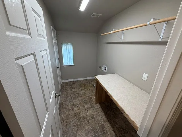 1576 S Grant Ave — Photo 17