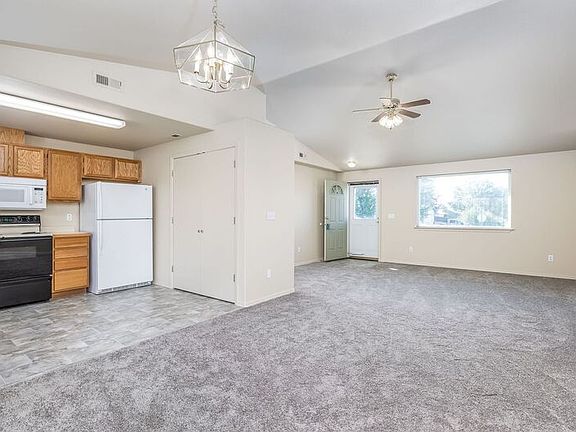 2nd image of 4736 Hibiscus St