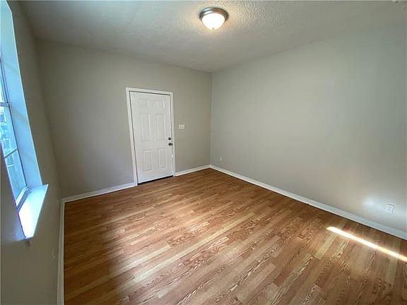 3rd image of 1817 Gen Ogden St