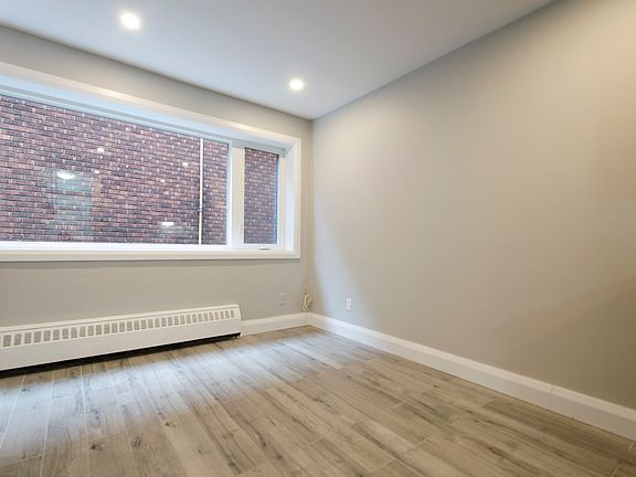 3rd image of 350 Clemow Ave #103