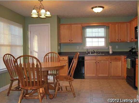 3rd image of 542 Deer Park Way