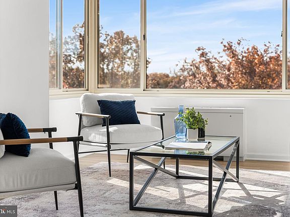 4th image of 4000 Tunlaw Rd NW APT 811