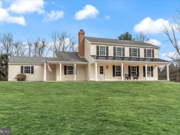 813 Happy Creek Ln, West Chester, PA 19380