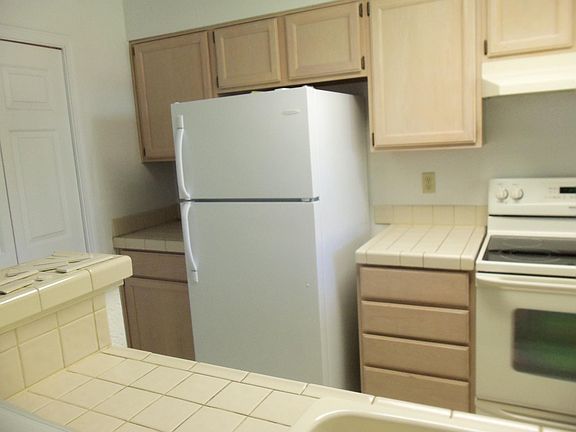 4th image of 426 Sunwood Dr