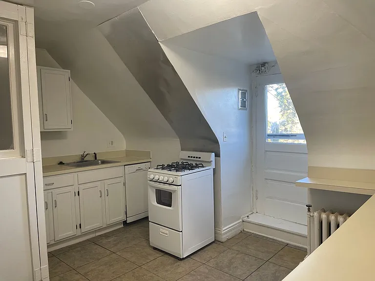 720 Gladstone Ave — Photo 15