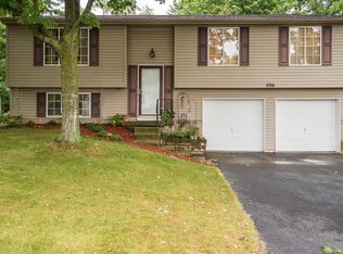 906 Martindale Rd, Englewood, OH 45322