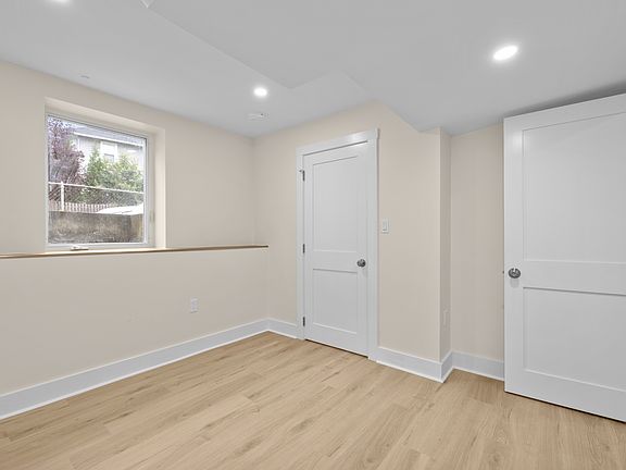 5th image of 96 Elmer Rd Unit A