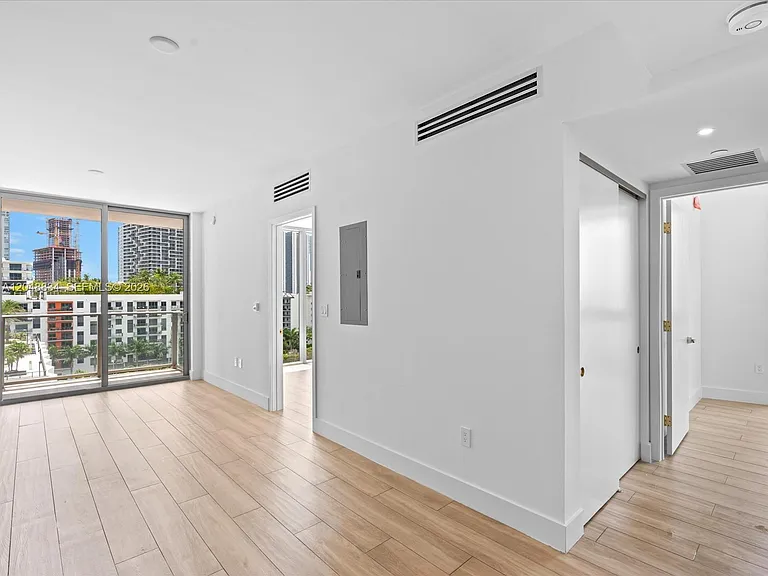90 NE 32nd St #901 — Photo 8