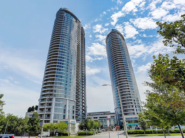 135 Village Green Sq #923, Toronto, ON M1S 0G4