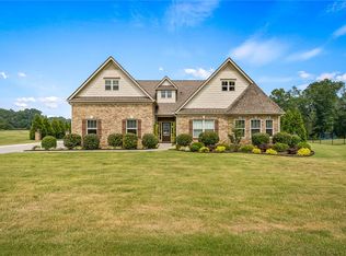 12 Old American Blvd, Pendleton, SC 29670