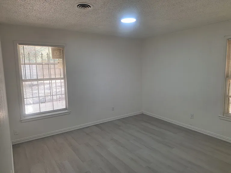 5912 Maceo Ln — Photo 11