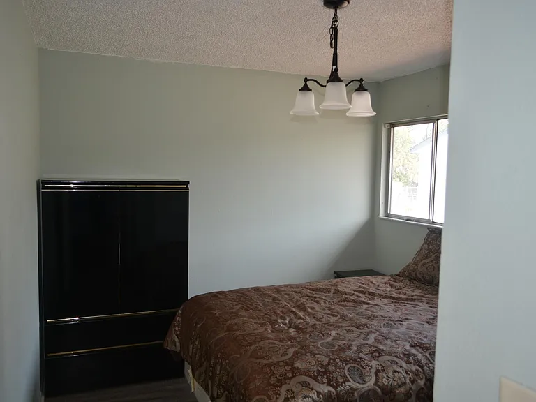 973 Whitman Dr — Photo 7