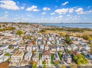 35 Pearsall St #A, Staten Island, NY 10305