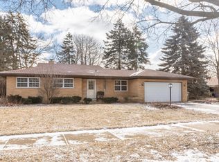 617 S Owen St, Mount Prospect, IL