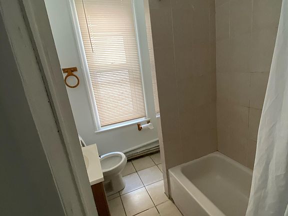 Full size bathroom.