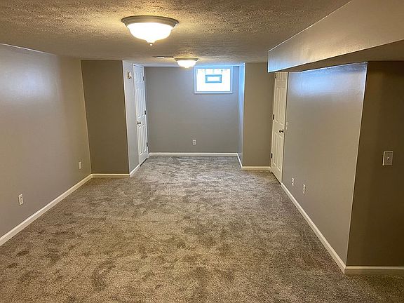 4th image of 300 N Wolf Creek St