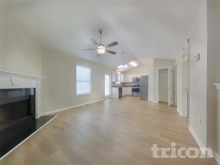 117 Elder Dr — Photo 2
