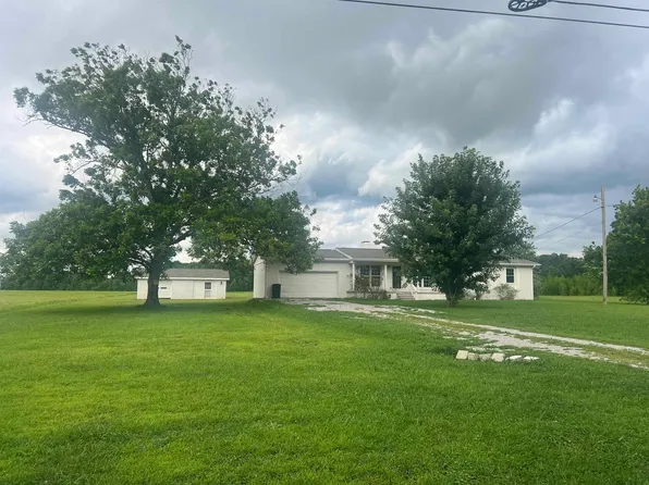710 Loop Rd, Tuscumbia, AL 35674