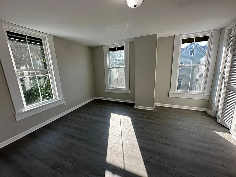 213 E Gale St — Photo 11