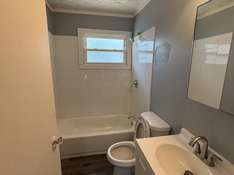 1635 Claudia Ave — Photo 7