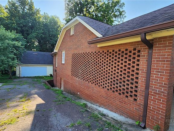 3rd image of 906 Trogdon Street