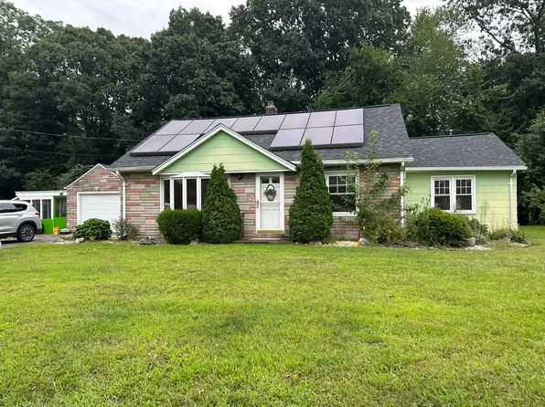 73 Fairview St, Agawam, MA 01001