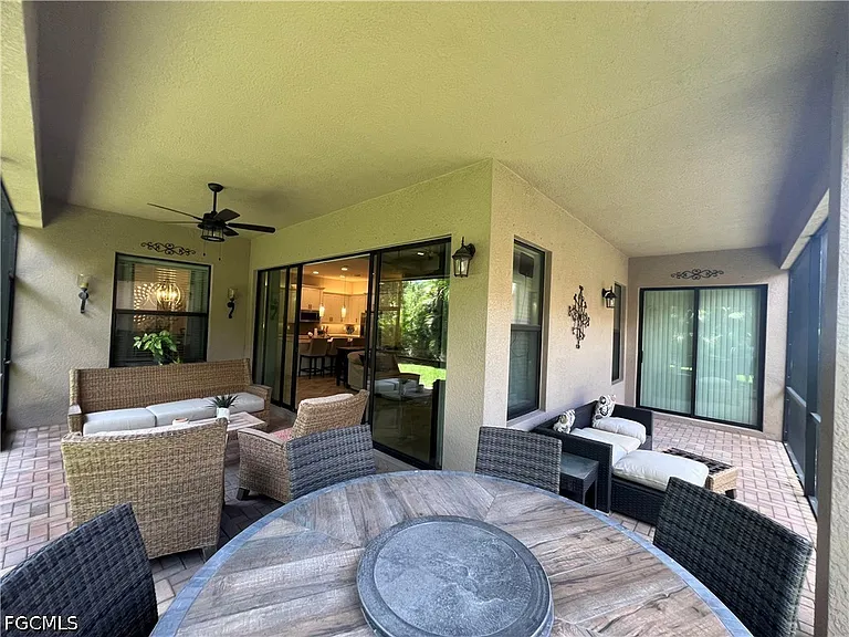 11624 Stonecreek Cir — Photo 28