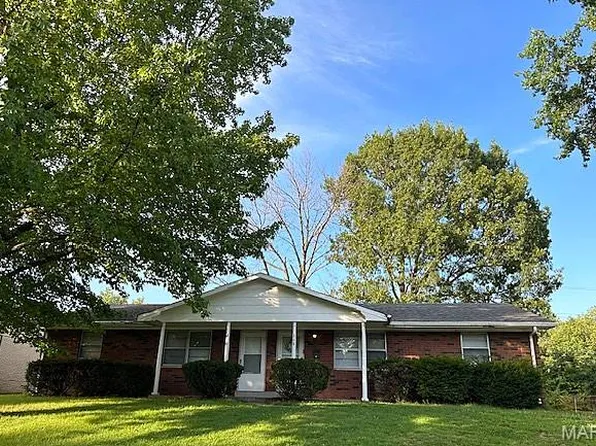 208 Gettysburg Rd, Belleville, IL 62226