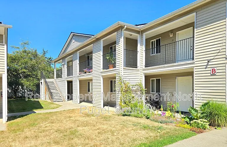 4505 100th St NE #B01 — Photo 1