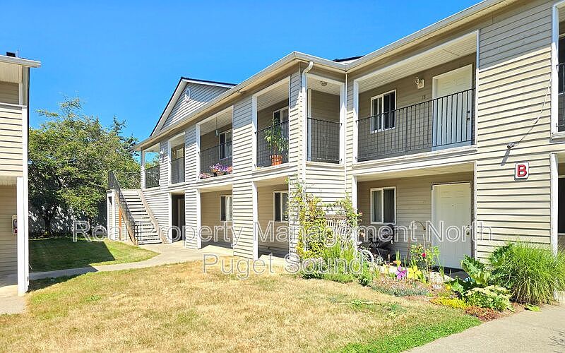 1st image of 4505 100th St NE Unit B01
