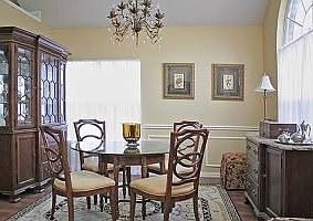 3rd image of 804 Parkview Cir