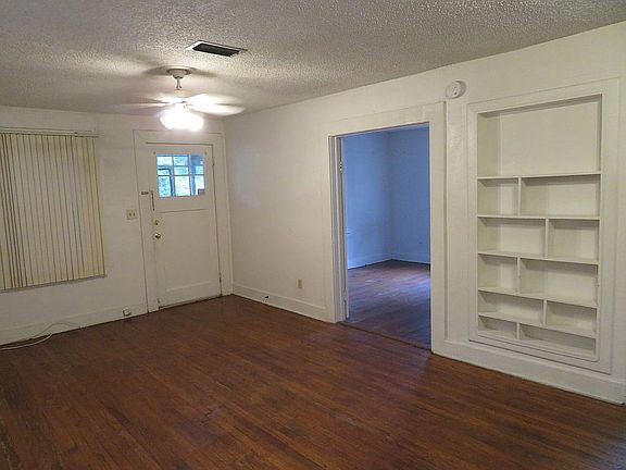 4th image of 1202 Saint Clair St