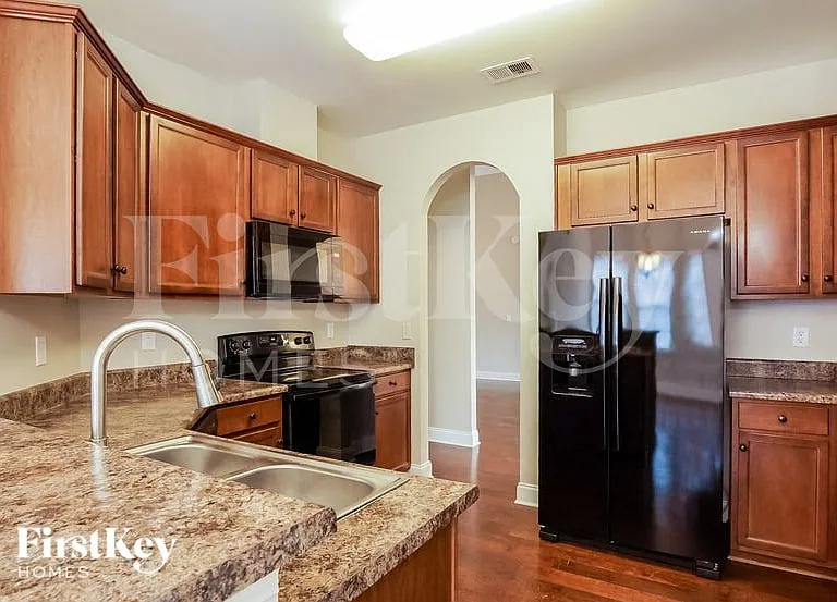 1012 Pilgrim Ln — Photo 9