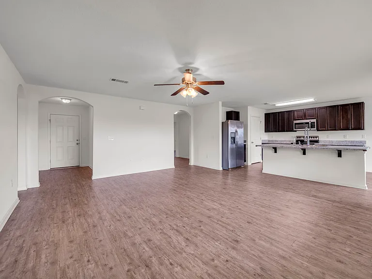 4924 Kensington Ln — Photo 5
