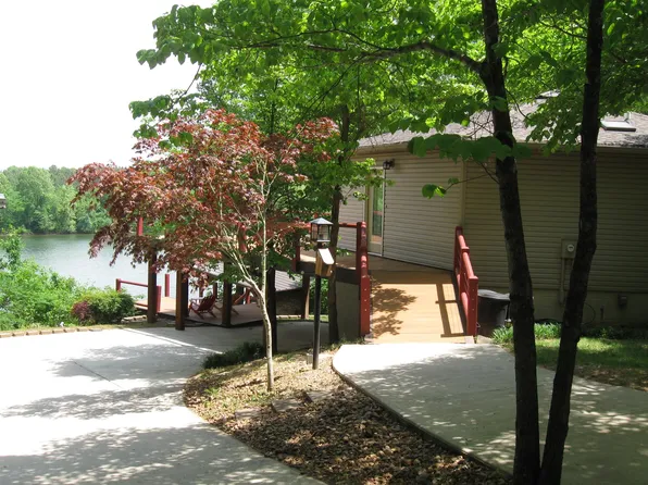 199 Tenn Dr, Estill Springs, TN 37330