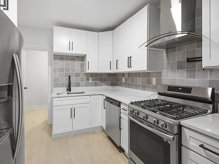 315 E Fort Ave — Photo 1