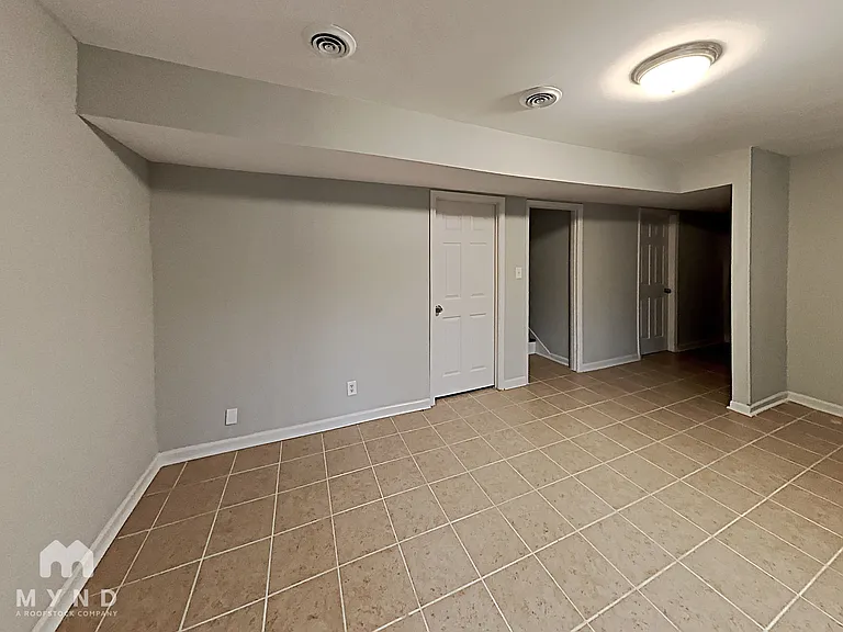 2715 Carriage Ln — Photo 13