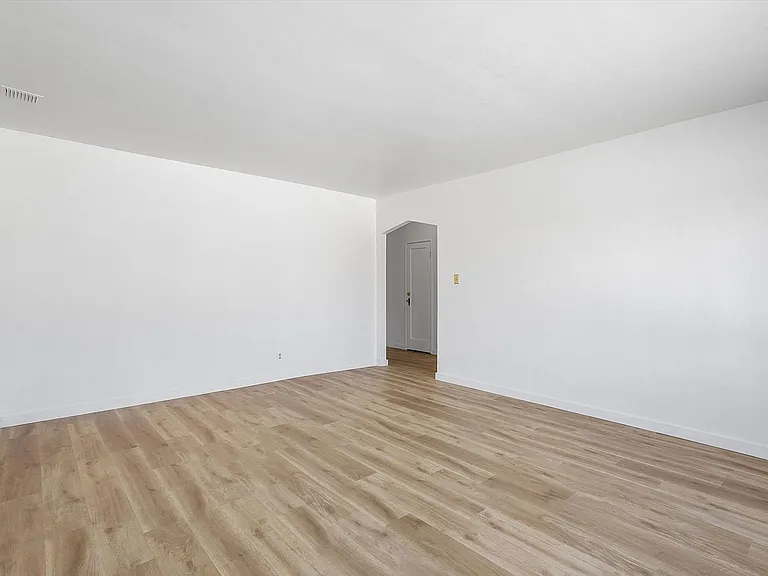 2432 Webb Ave #B — Photo 5