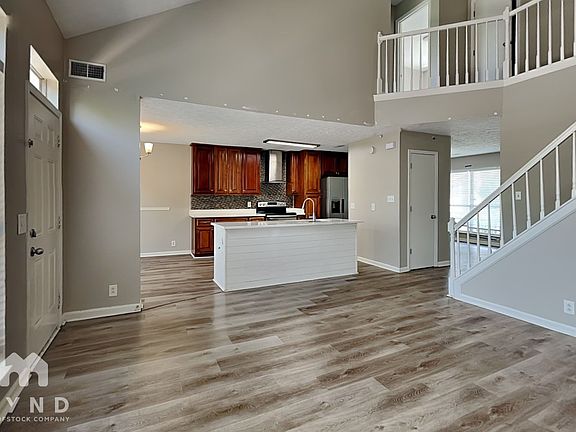 3rd image of 3100 Creekview Ln