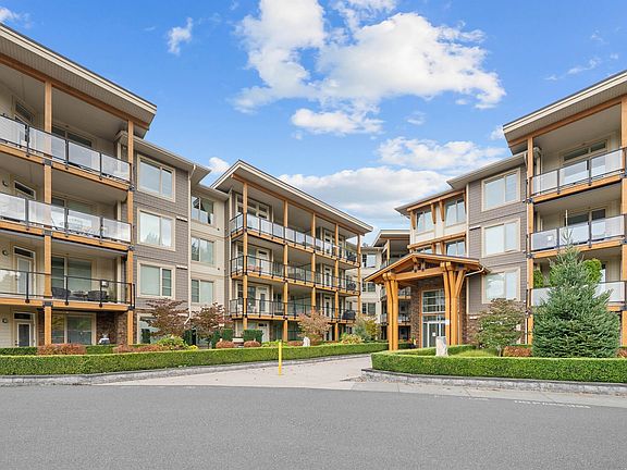 3rd image of 45746 Keith Wilson Rd #301