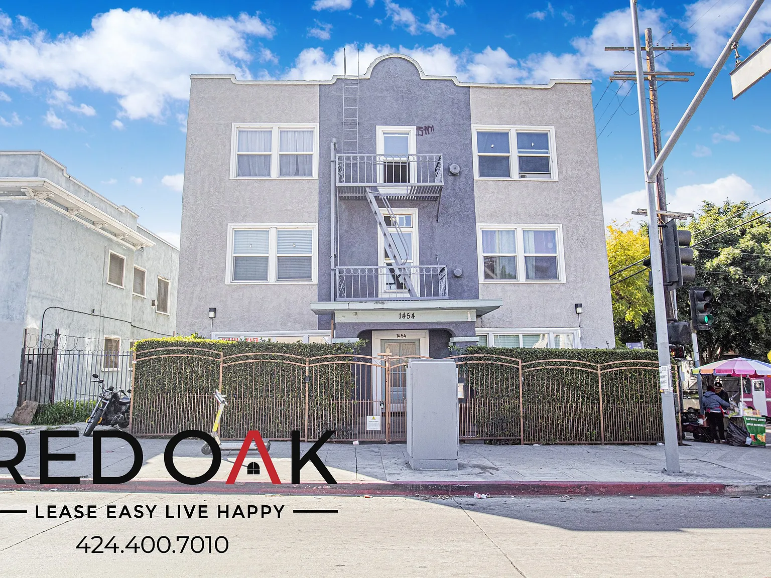 Cozy Studio with Air Conditioning and Hardwood-Style Floors ~ In Westlake! — Photo 4