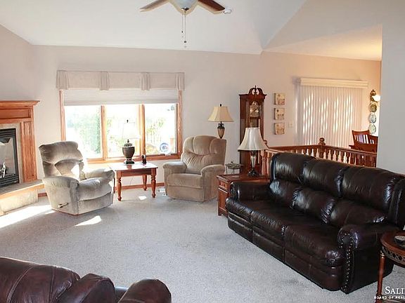 2nd image of 1616 Tanglewood Ln