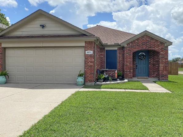 8031 Berkely Ct, Baytown, TX 77521