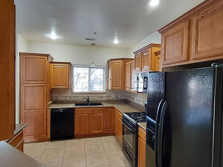 3844 E Jacamar Dr — Photo 5