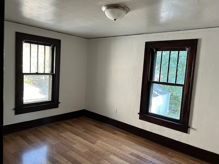 1011 Maple Row — Photo 6