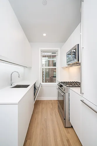 19 Forest St Photo 1