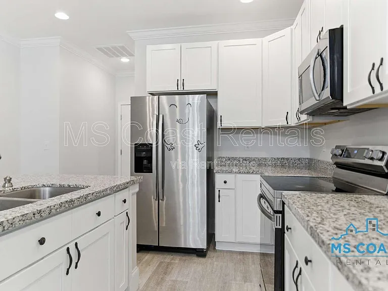 15334 Oak Creek Cv — Photo 11