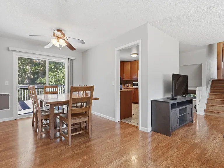 931 Mountain View Dr — Photo 8