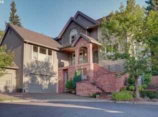 10227 SW Sitka Ct, Tualatin, OR